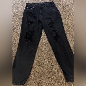 Cute Aeropostale ripped black jeans (gently worn)